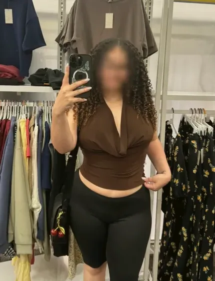 Daniela, 30