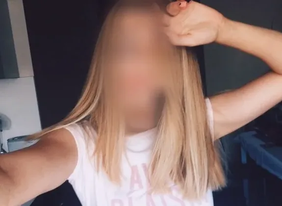 Elisa, 28