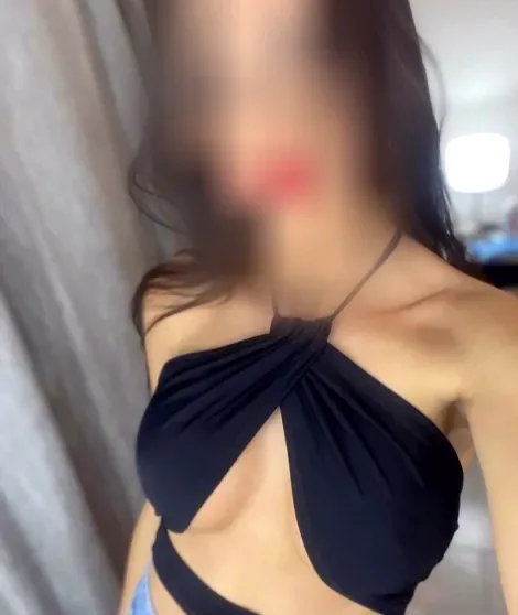 Ingrid, 32